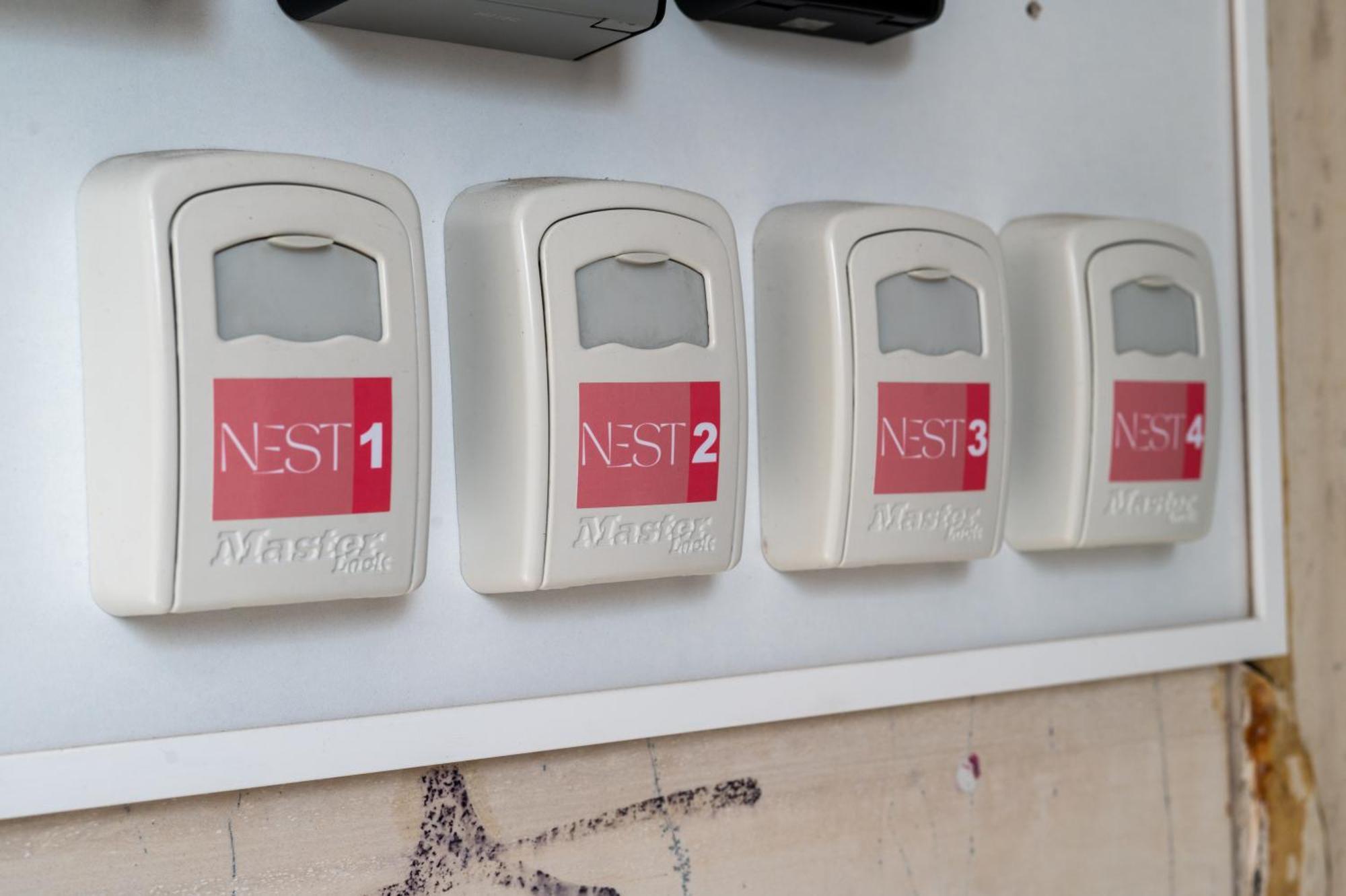 Coloured Nests Apartment Tesalonika Bagian luar foto