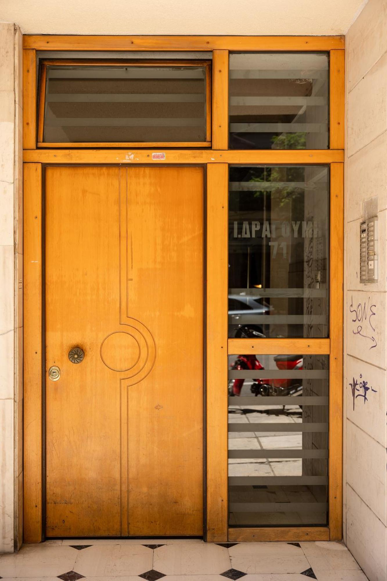 Coloured Nests Apartment Tesalonika Bagian luar foto