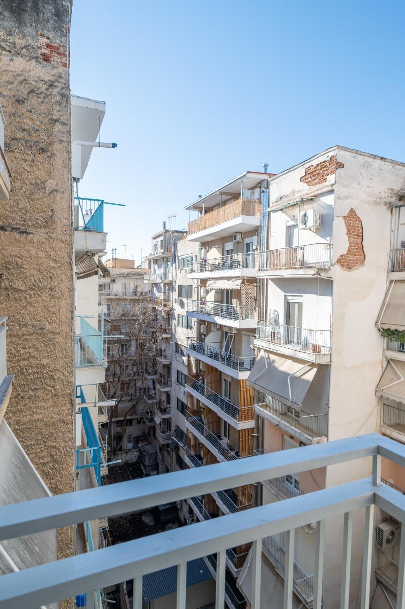 Coloured Nests Apartment Tesalonika Bagian luar foto